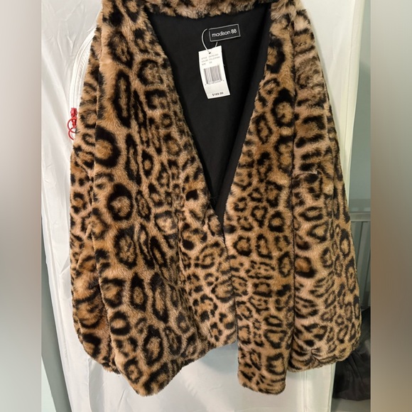 A leopard one size “shawl“ - Picture 1 of 5